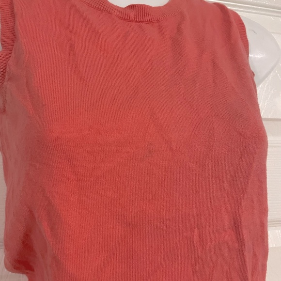 Tommy Hilfiger knit vest in a soft peach colour size S - Picture 2 of 3
